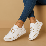 Biale sneakersy z zlotym akcentem dla kobiet | Fleur
